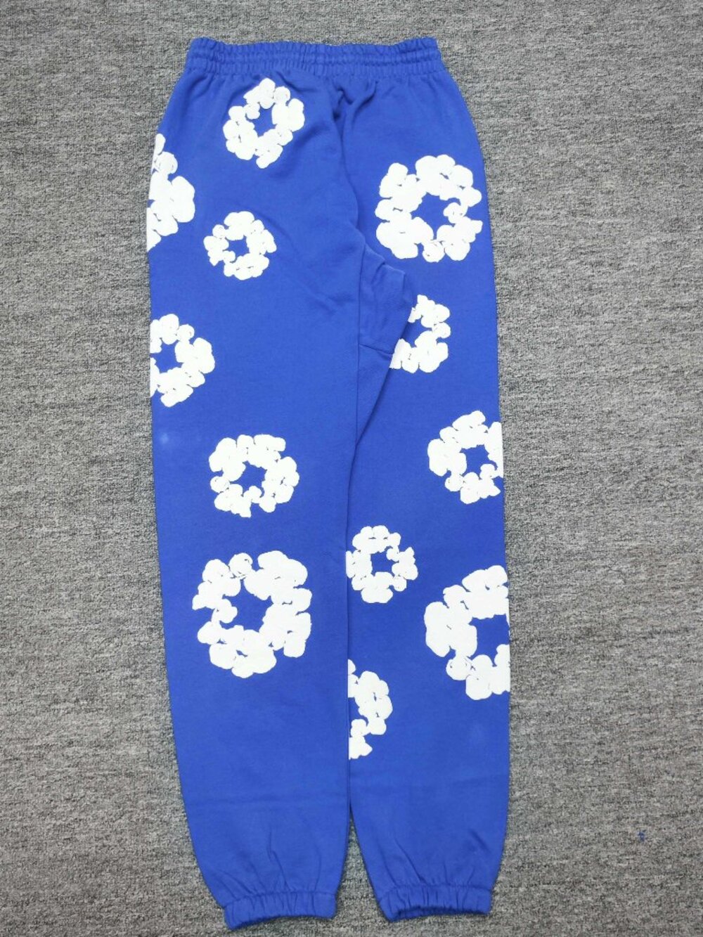 🌸 Denim Tears Blue Sweatpants With White Wreath Floral Print